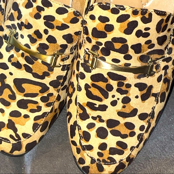Beautiful Leopard Print Loafers - Picture 7 of 11